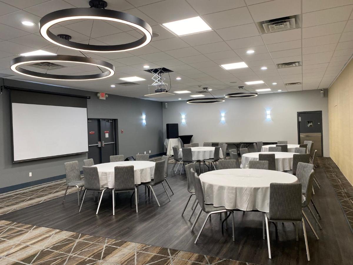 Holiday Inn Detroit Lakes By Ihg Zewnętrze zdjęcie