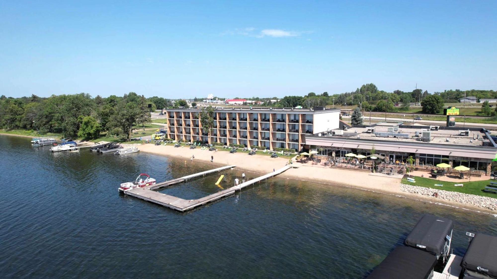 Holiday Inn Detroit Lakes By Ihg Zewnętrze zdjęcie